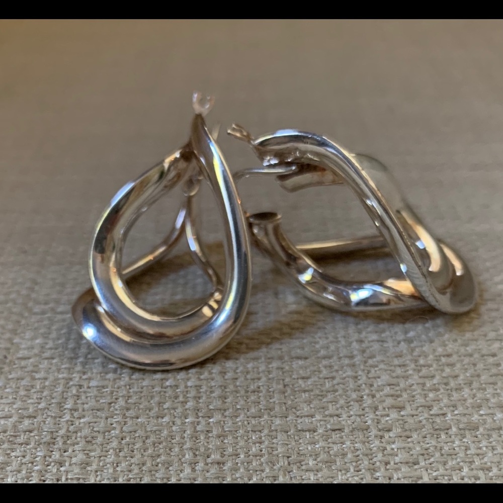 Silver twisted oblong earrings